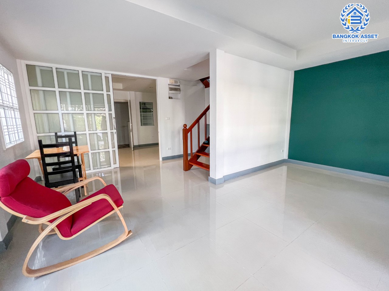 *****บ้านแฝดมือสอง ม.ชวนชื่น ไพรเวทพาร์ค วัชรพล-รามอินทรา เนื้อที่ 37.1 ตร.ว. ฟังก์ชัน 3 ห้องนอน 2 ห้องน้ำ จอดรถได้ 1 คัน  บนทำเลเชื่อมต่อหลายเส้นทาง ถ.รามอินทรา ถ.สายไหม และถ.พหลโยธิน ใกล้ทางด่วน "ศรีรัช" และ "เซ็นทรัลรามอินทรา"